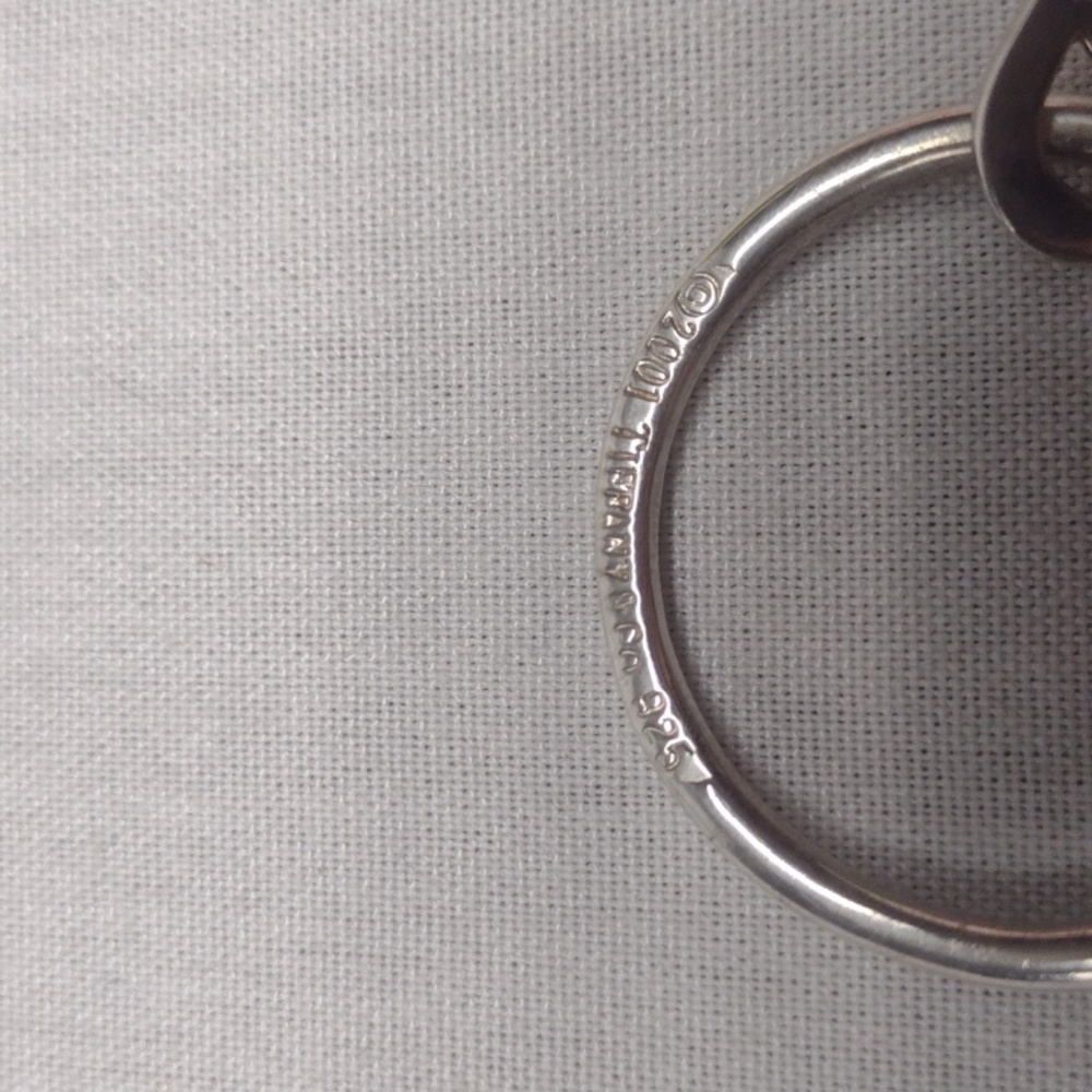 Tiffany & Co. Sterling Silver Horseshoe Key Ring With Dangling Oval Charm - Picture 4 of 4
